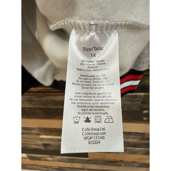 Hello Kitty NWT Sanrio Grey Crewneck Long Sleeve Sweatshirt Sz 1X - Picture 4 of 7